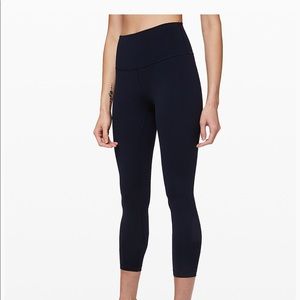 NEW 7/8 wunder under new Lululemon leggings